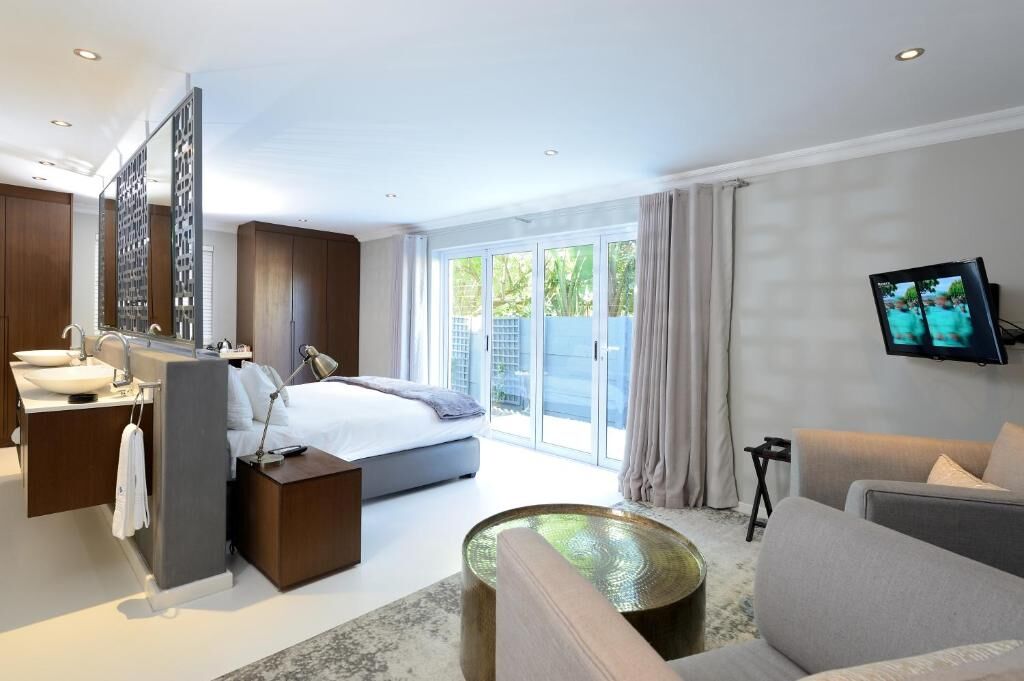Grand Blue D suite bedroom